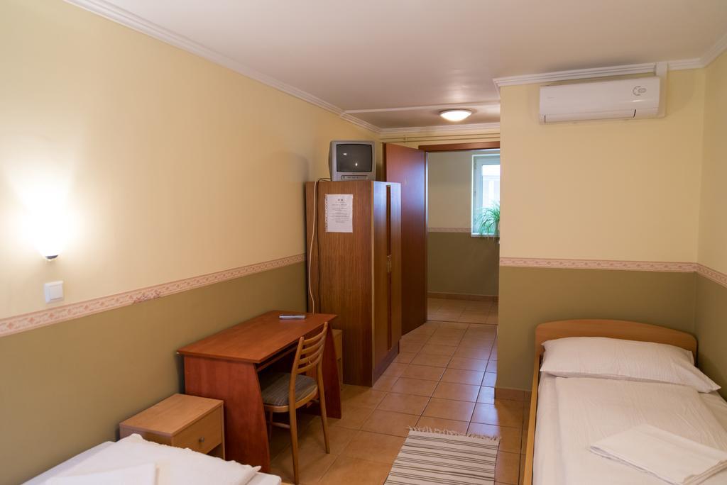 Taverna Panzio Sopron Eksteriør billede