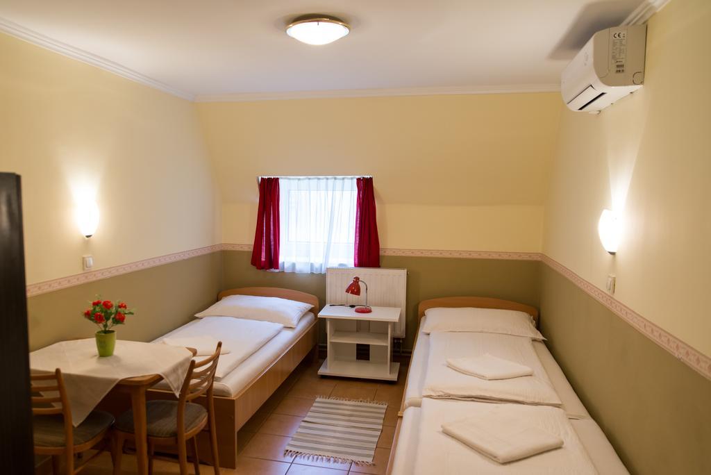 Taverna Panzio Sopron Eksteriør billede